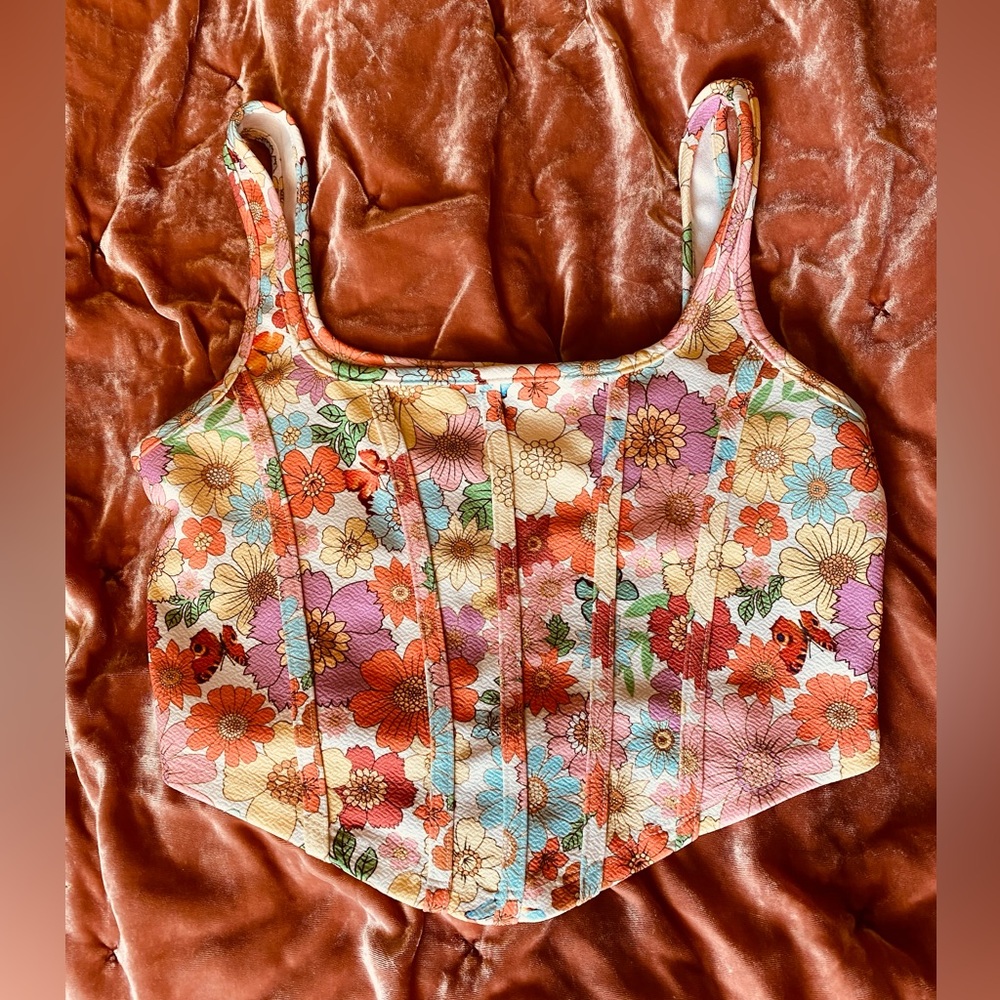 Never Worn SHEIN tank top SIZE MEDIUM